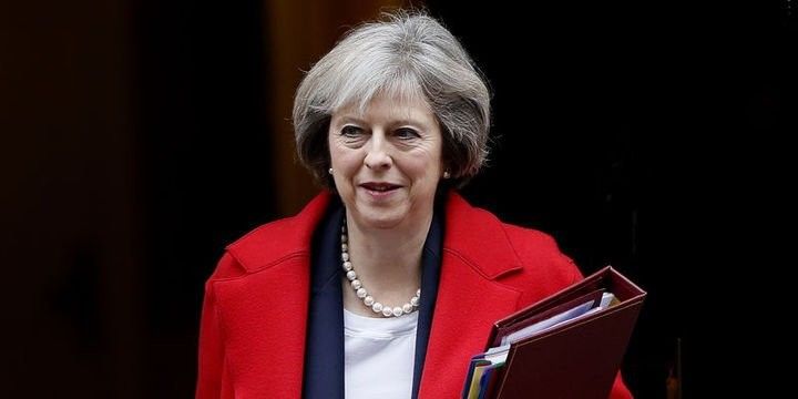 May, Brexit müqaviləsini parlamentdən geri götürdü