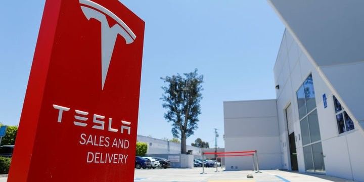 “Tesla” keçmiş əməkdaşından 167 milyon dollar təzminat istəyəcək