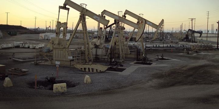 Neft qiymətləri, ABŞ-da qazma qurğularının sayının azalması ilə yüksəlib