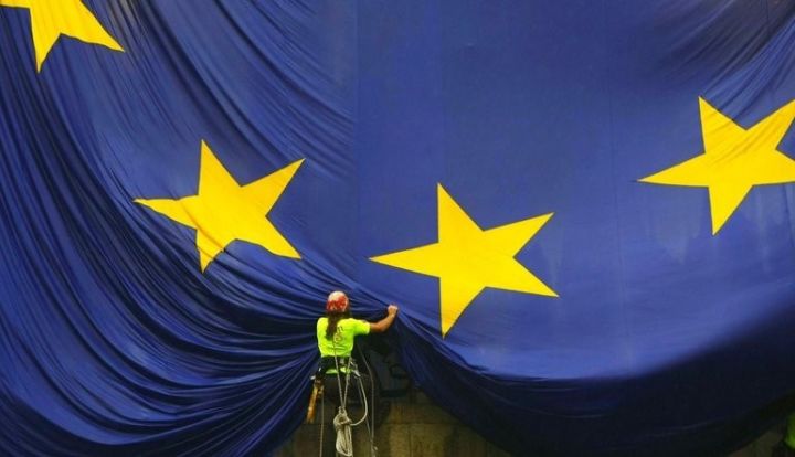 Avro Bölgəsinin dağılması riski artır