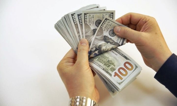 Banklarda Dolların alış və satış qiymətləri düşüb