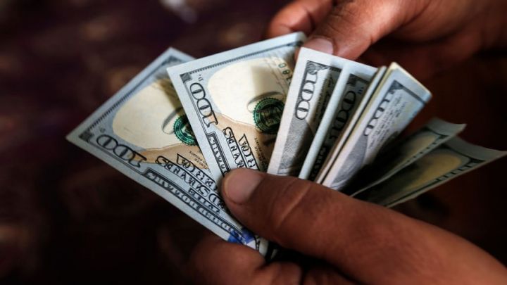 Banklarda Dollar və Avronun alış-satış qiymətləri