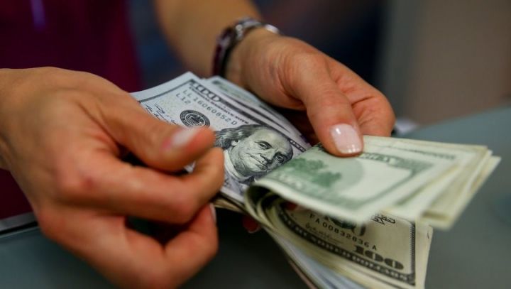 Banklarda Dollar və Avronun alış-satış qiymətləri