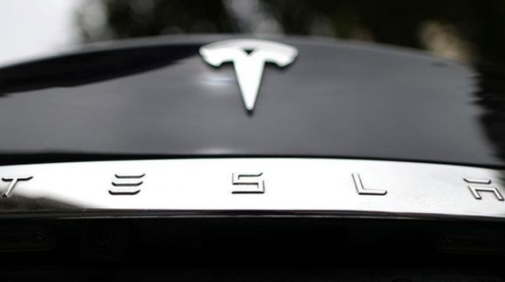 Tesla səhminin qiyməti son iki ilin ən aşağı səviyyəsinə düşüb