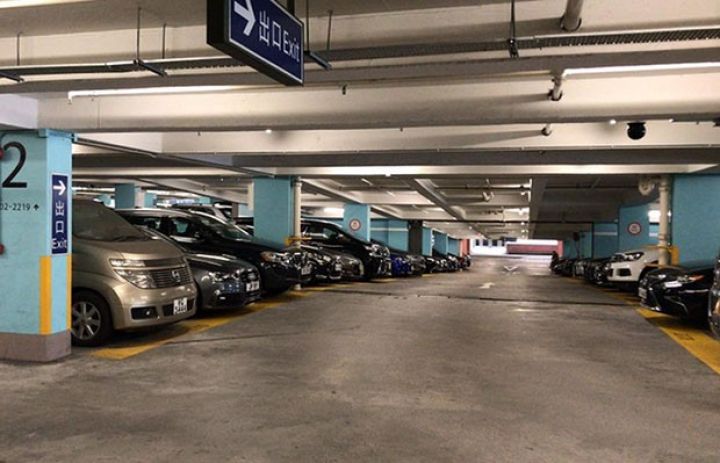 Avtomobilini park etmək üçün 1 milyon dollar ödəməyə razı olan adam