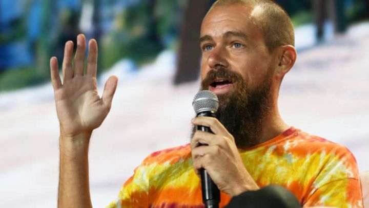 Məşhur sosial şəbəkə reklam biznesini “babat qiymətə” satır