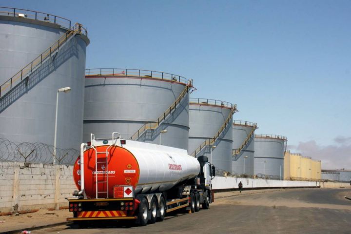 ABŞ-ın neft ehtiyatları yenidən azalıb