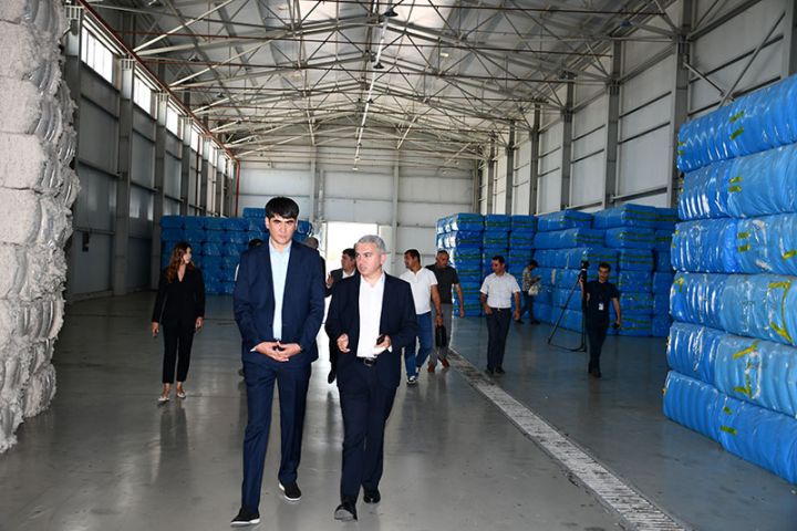 Özbəkistanlı iş adamları ölkəmizdə fəaliyyət göstərən bir sıra müəssisələrin fəaliyyəti ilə tanış olublar