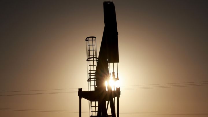 Bloomberg: Aİ üzvləri Rusiyadan neftin qiymətinin bir barrel üçün 62 dollar həddini müzakirə ediblər