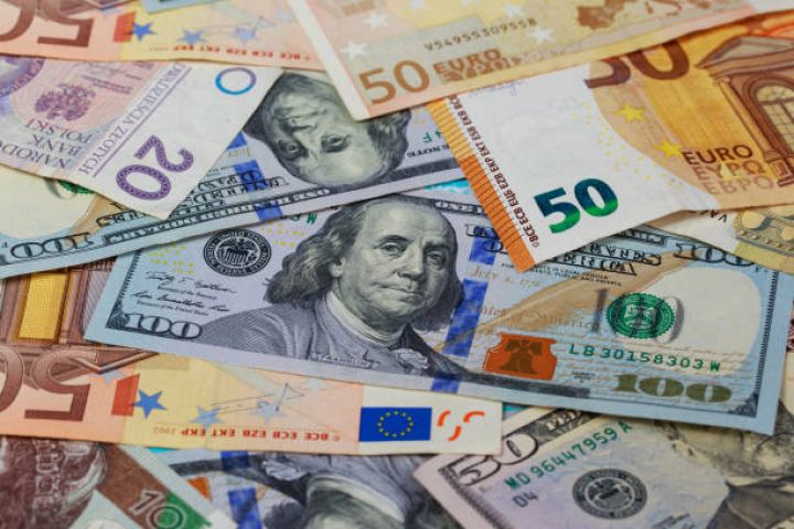 Rəsmi məzənnələr açıqlandı