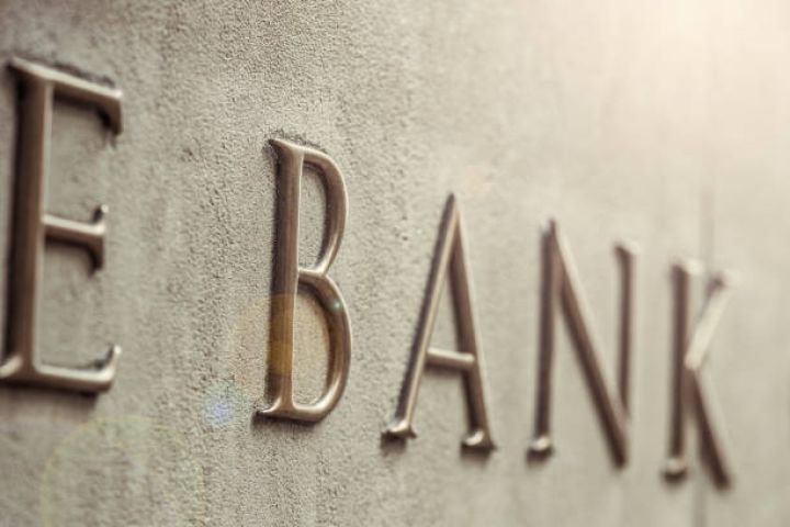 Bu bankın kredit portfeli 50 milyon manatdan çox artaraq 700 milyon manatı aşıb