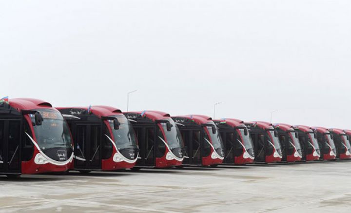 İqtisadiyyat nazirinin müavini “BakuBus”da iclas keçirdi