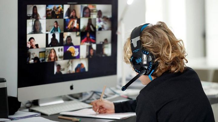 İstifadəçilərinin sayı 300 milyona yüksəldi