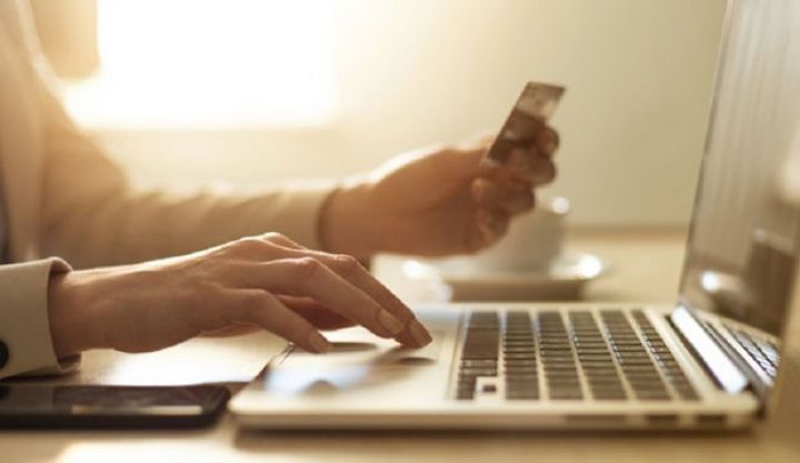 Azərbaycan əhalisinin elektron ticarət ilə nağdsız ödənişləri kəskin artıb – 3 MİLYARD MANATA YAXINLAŞIB