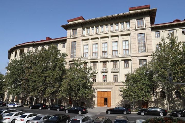 Azərbaycan İranla sərhədi bağladı 