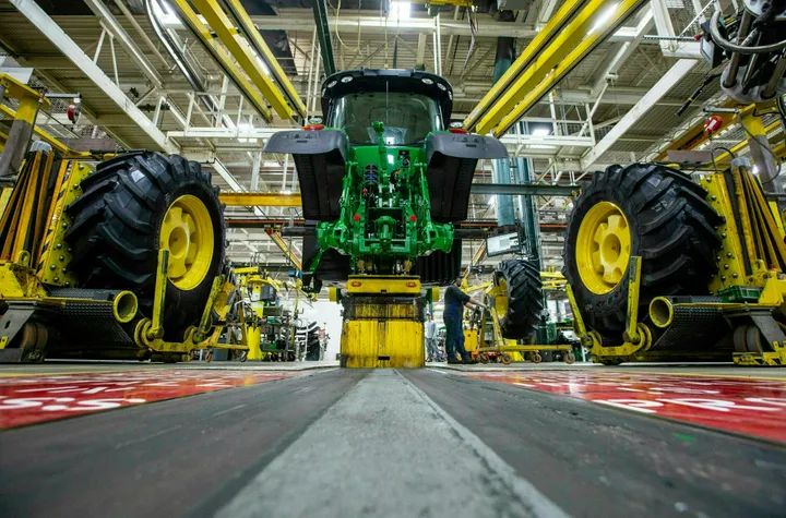 John Deere-nin 10 min işçisi tətil edir - ən böyük iş dayandırmalarından biri
