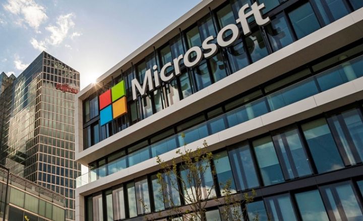 Microsoft-un rüblük gəliri 20% artaraq 51,7 milyard dollara çatıb