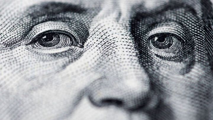 Dolların bazar ertəsinə olan rəsmi məzənnəsi açıqlandı