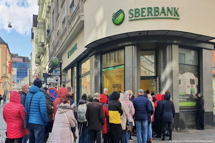 “Sberbank” Qazaxıstan bazarından gedir