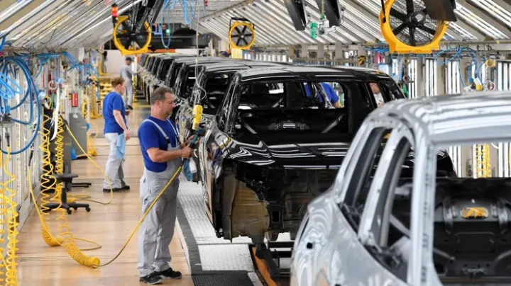 Volkswagen 88 illik tarixində ilk dəfə zavodunu bağlayır