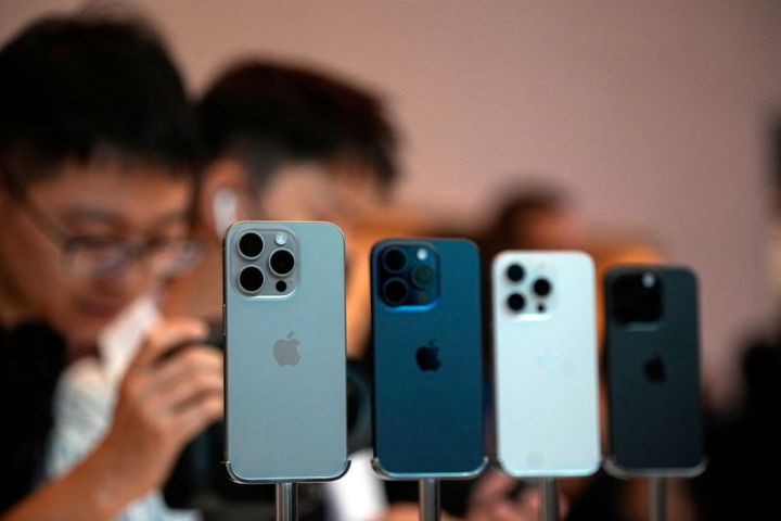 Apple-ın Çində smartfon satışlarını 23% artıb