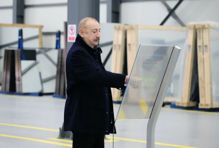 6 milyon manatlıq güzgü vərəqələrin istehsalı zavodunun açılışı oldu - 30 nəfər işlə təmin olunub